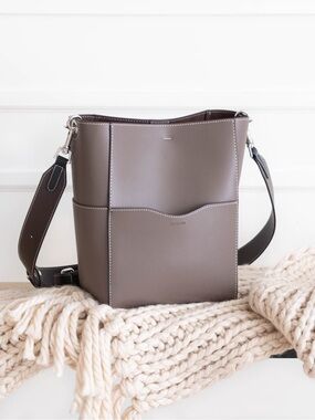AALLYN Jordan Bucket Bag Leather Crossbody Wood Berry/Silver